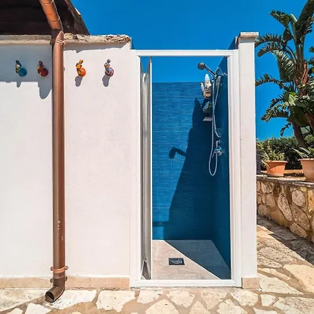Betta Cuntrariusa Con Piscina Privata E Jacuzzi A Scopello Villa